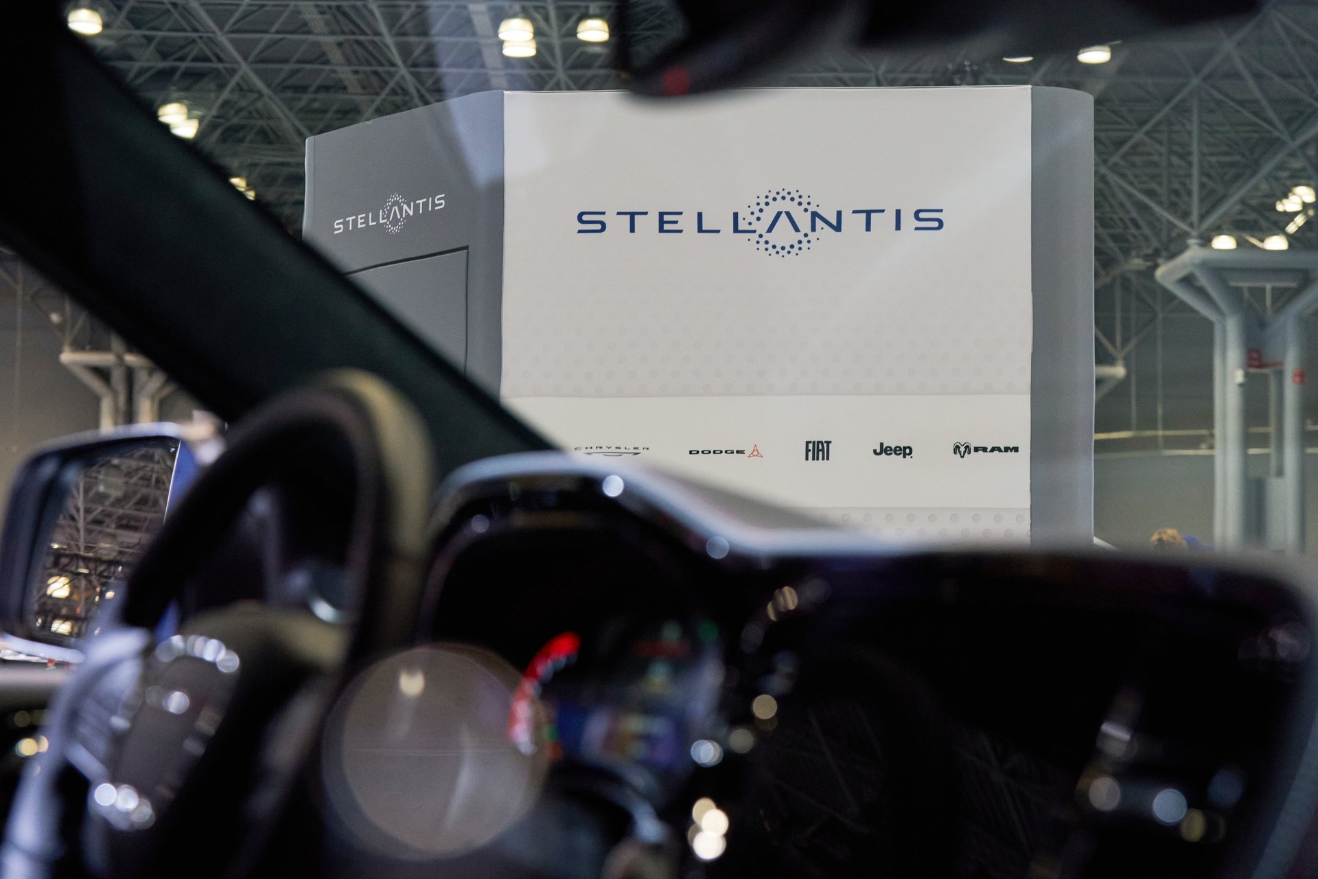 Stellantis réalise un bénéfice pour la première fois depuis plus d'un an — et l'action chute.