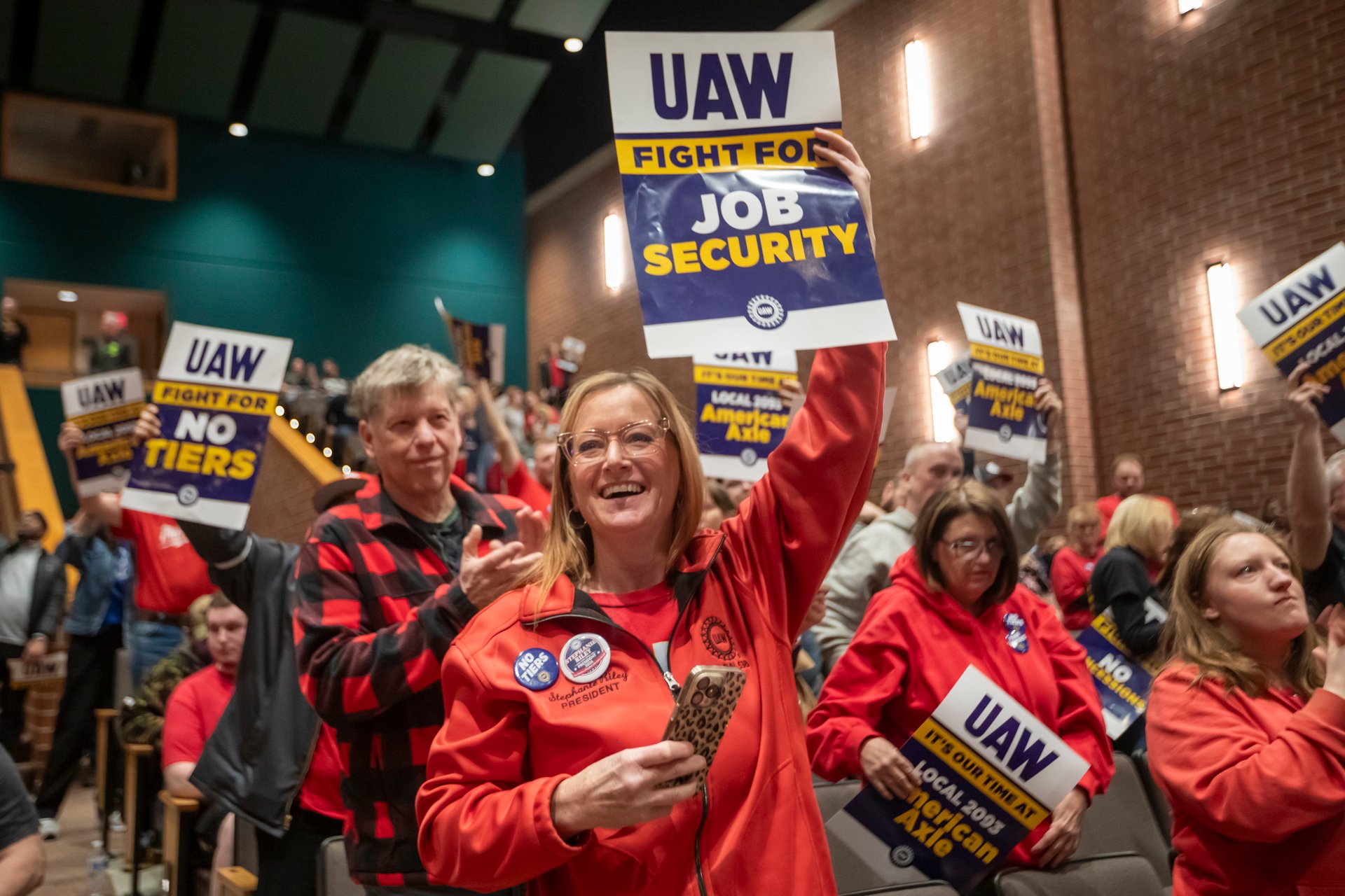 L'UAW lance une grève dans une usine du Michigan qui fournit des essieux pour les camions de GM.