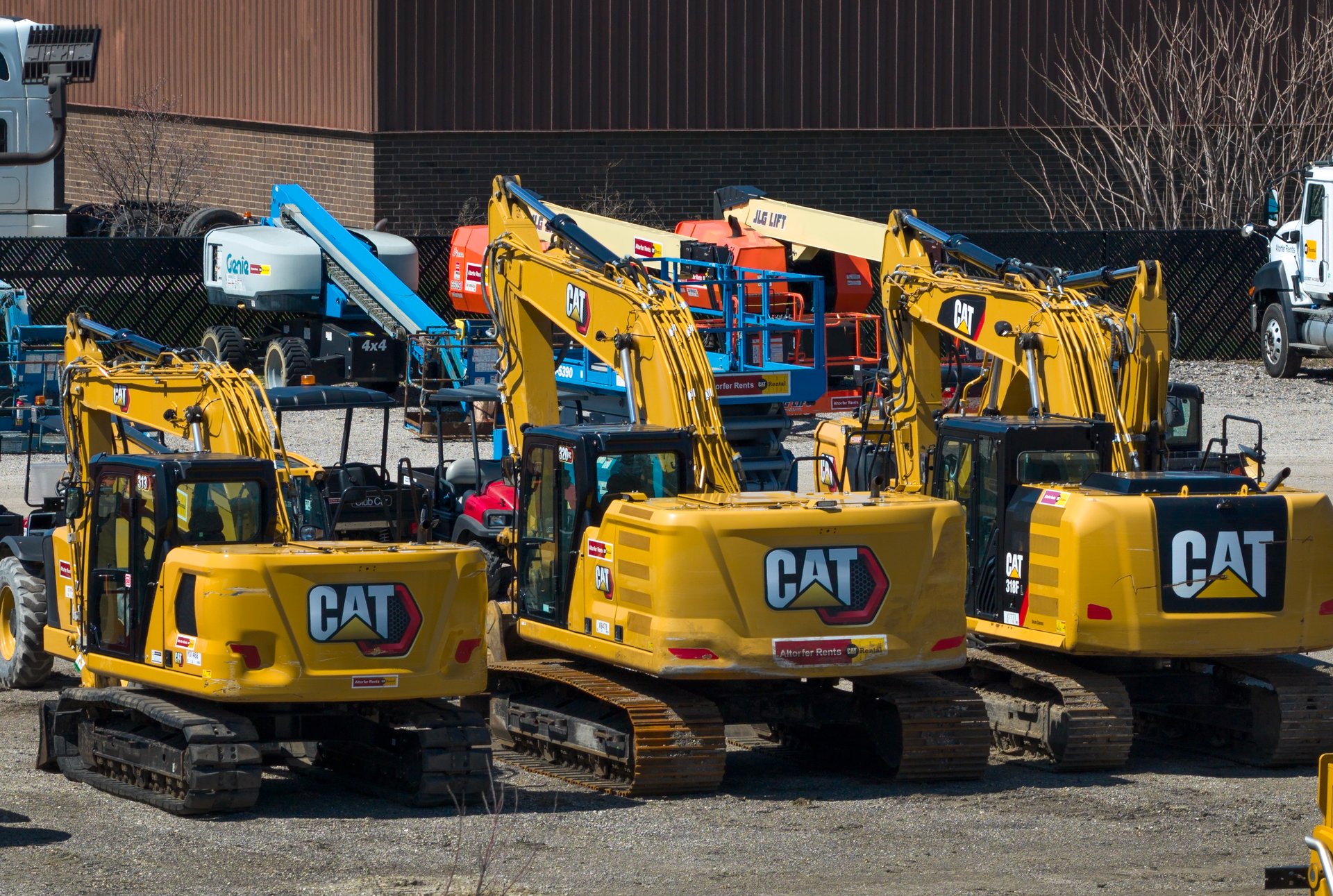 Caterpillar a affiché une forte augmentation de son chiffre d'affaires mais a averti que les tarifs compriment les marges.