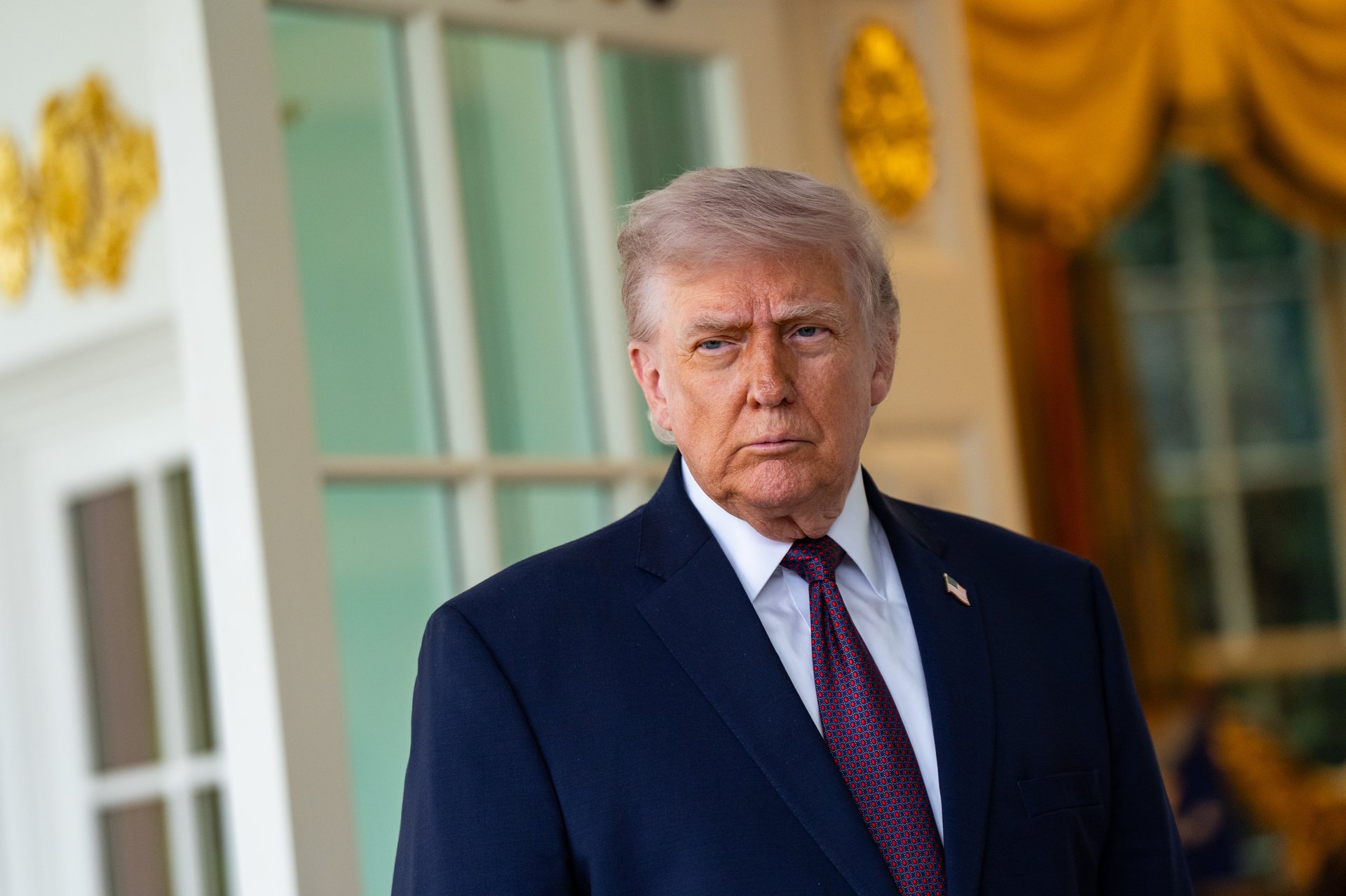 Trump fait pression sur les entreprises pour qu'elles ne demandent pas de remboursements de tarifs : 'Je m'en souviendrai'