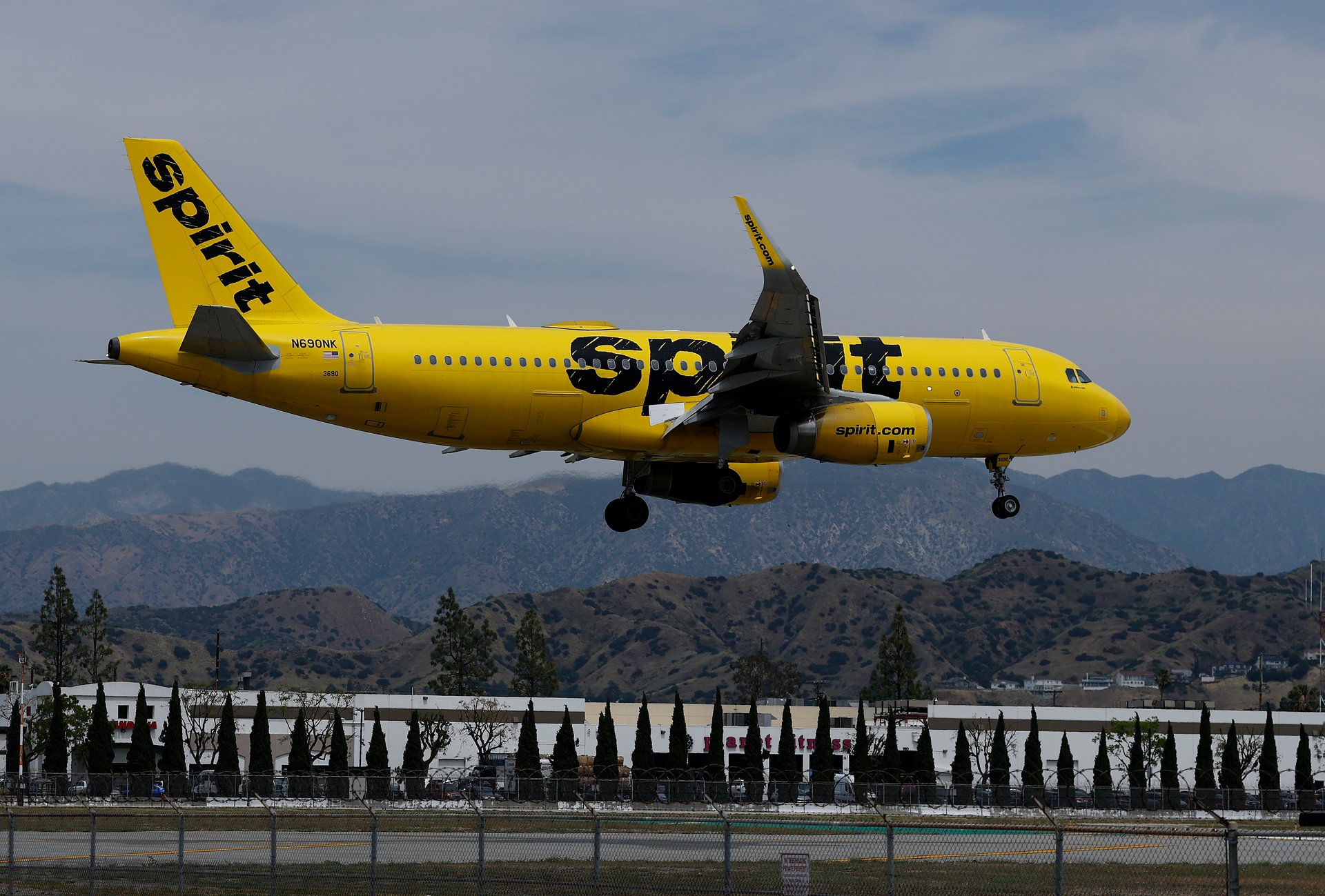 Le gouvernement pourrait posséder 90 % de Spirit Airlines dans le cadre d'un plan de sauvetage de 500 millions de dollars.