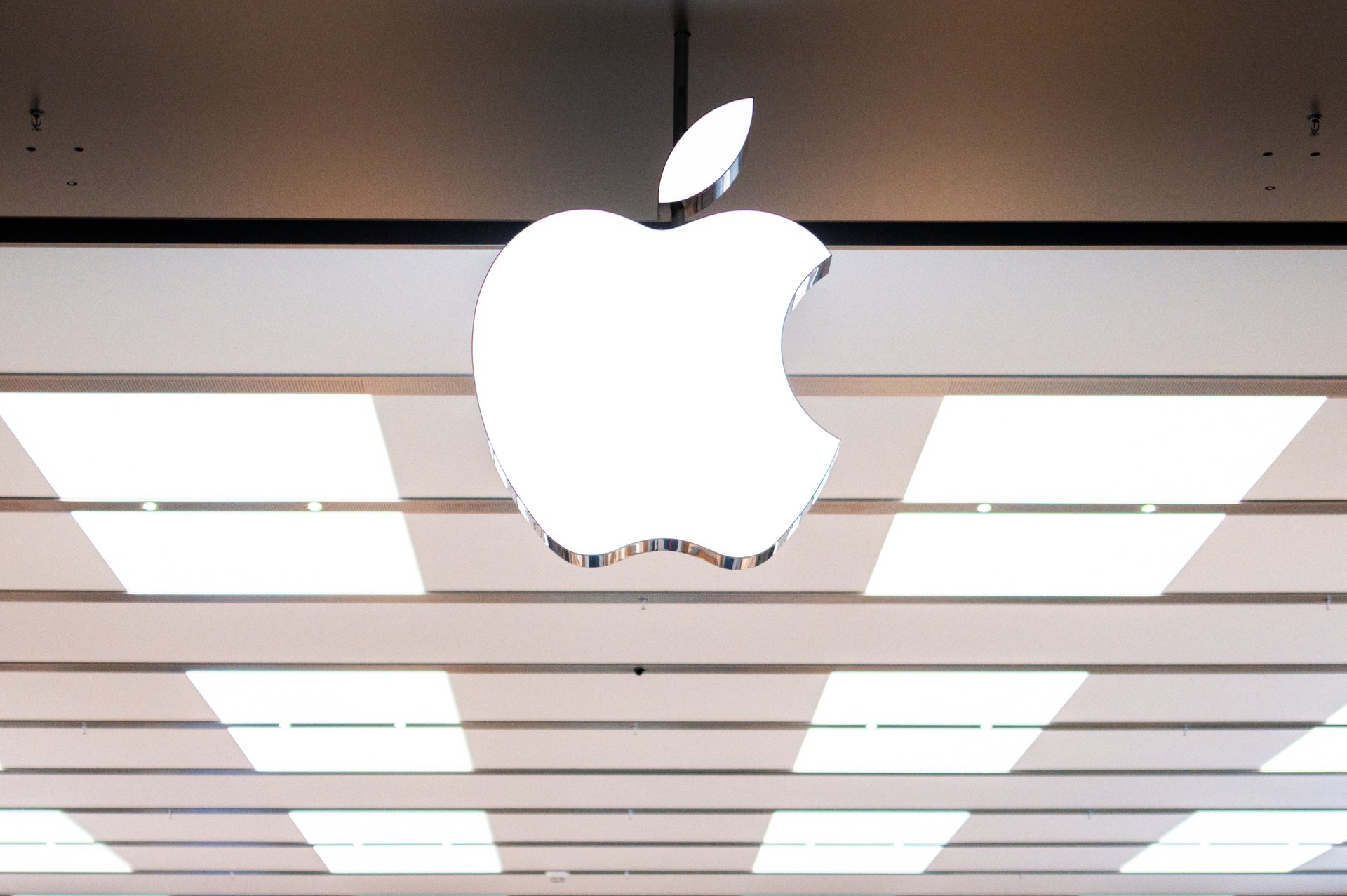 Apple a enregistré son meilleur trimestre de mars jamais réalisé, grâce à la hausse des revenus de l'iPhone et des services.