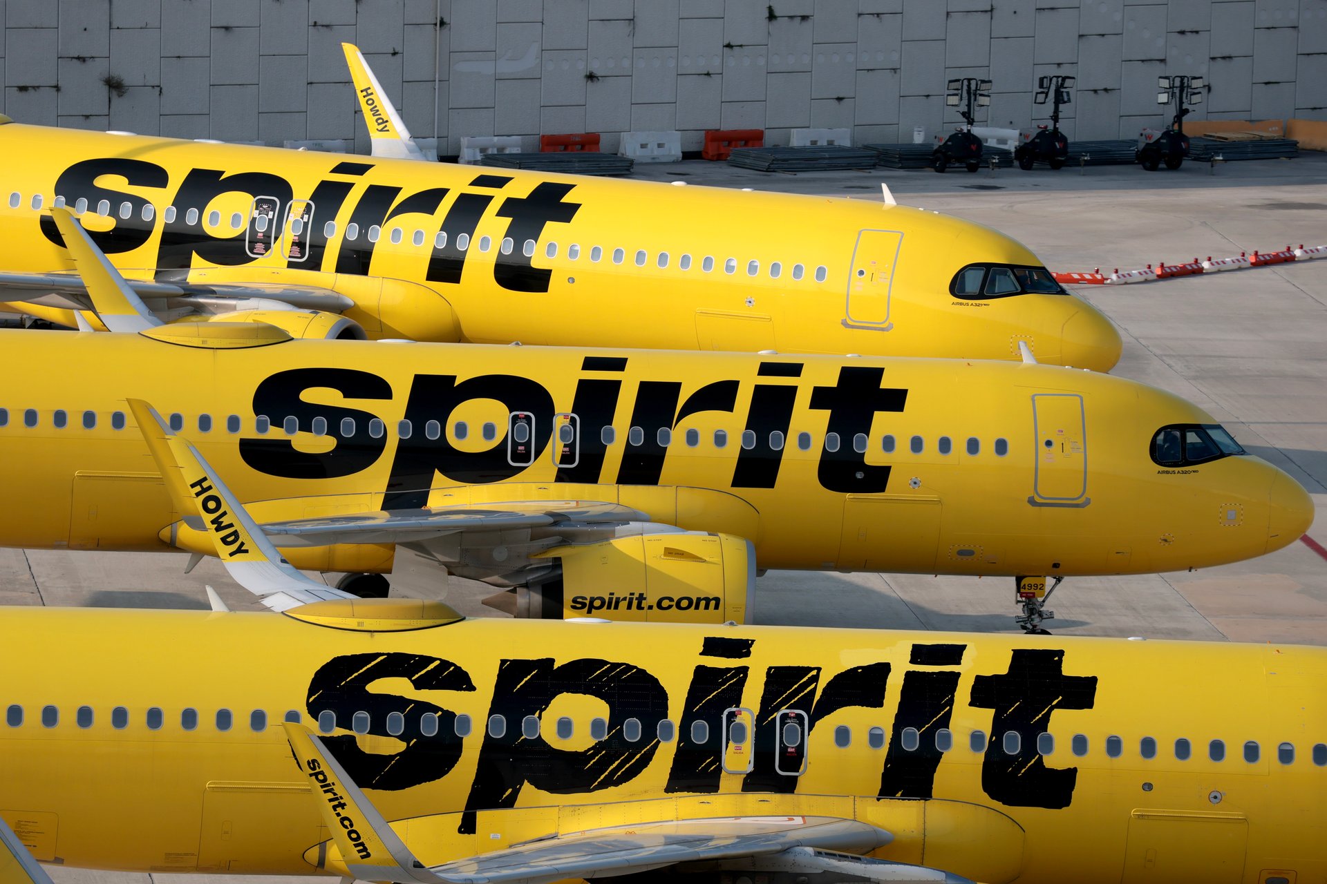 Spirit Airlines cesse ses activités après l'échec d'un accord de sauvetage gouvernemental de 500 millions de dollars.