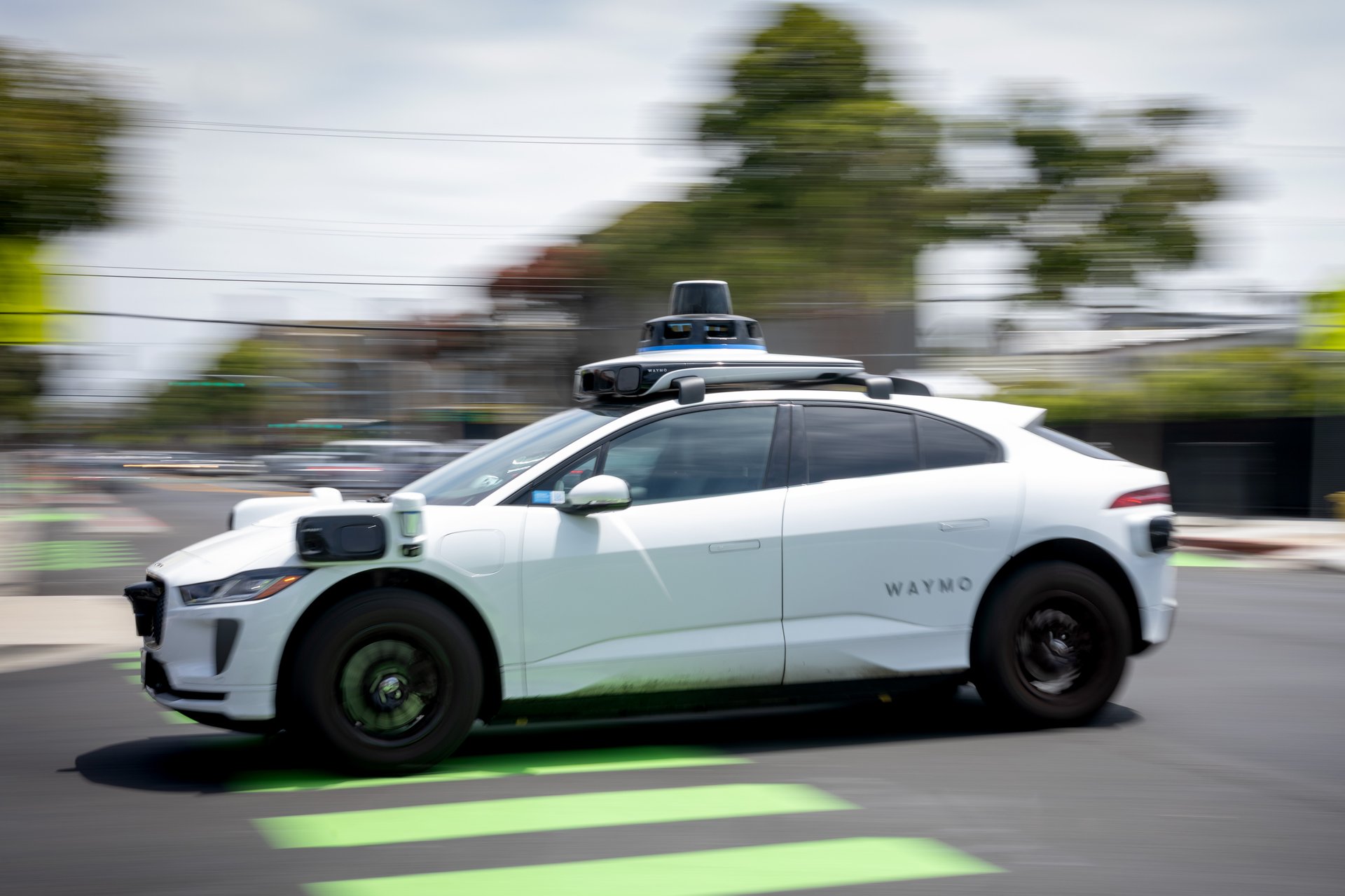 Waymo déploie des trajets sans conducteur dans 4 autres villes.