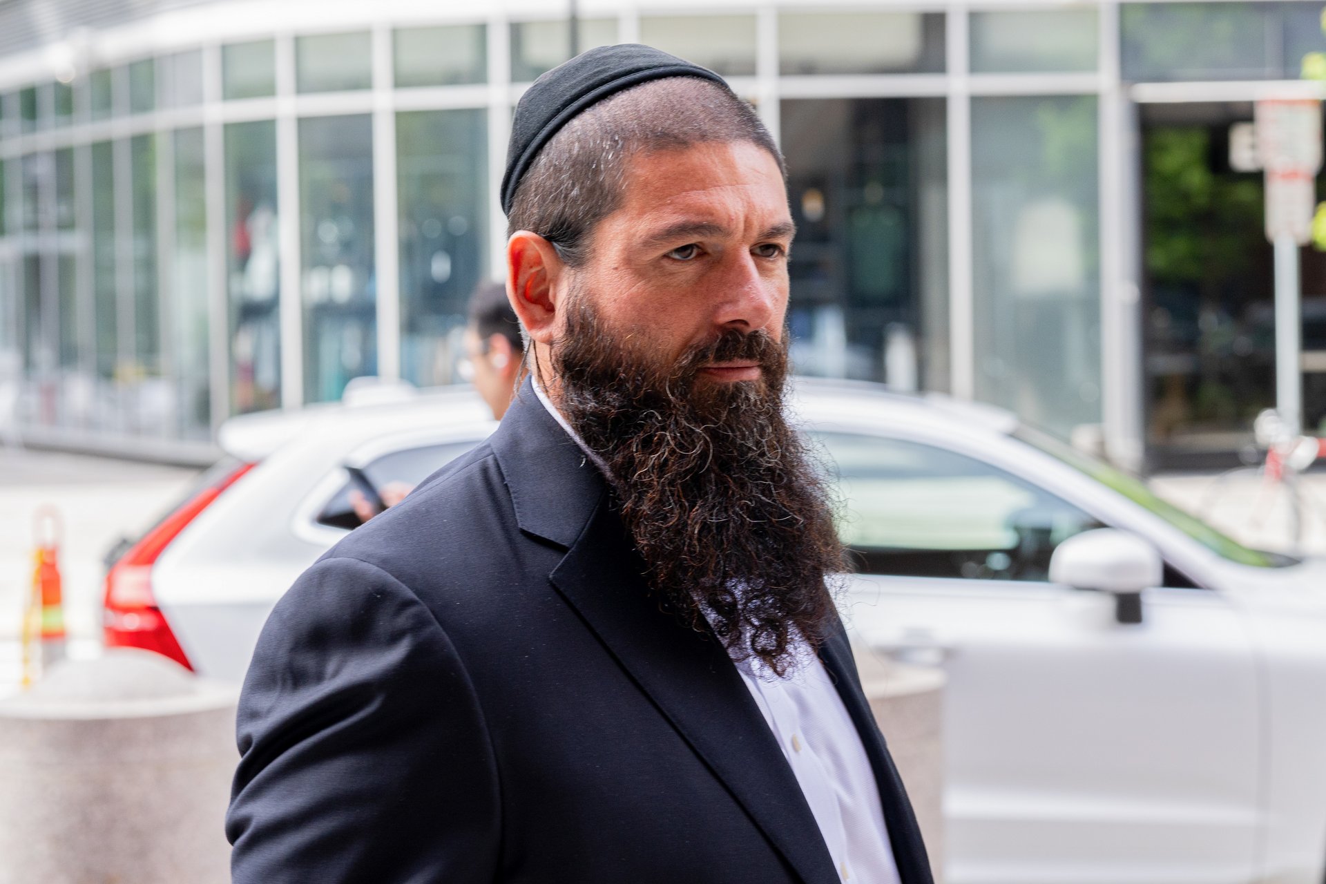 Le dirigeant accusé d'un réseau de délit d'initié de BigLaw depuis une décennie plaide non coupable.