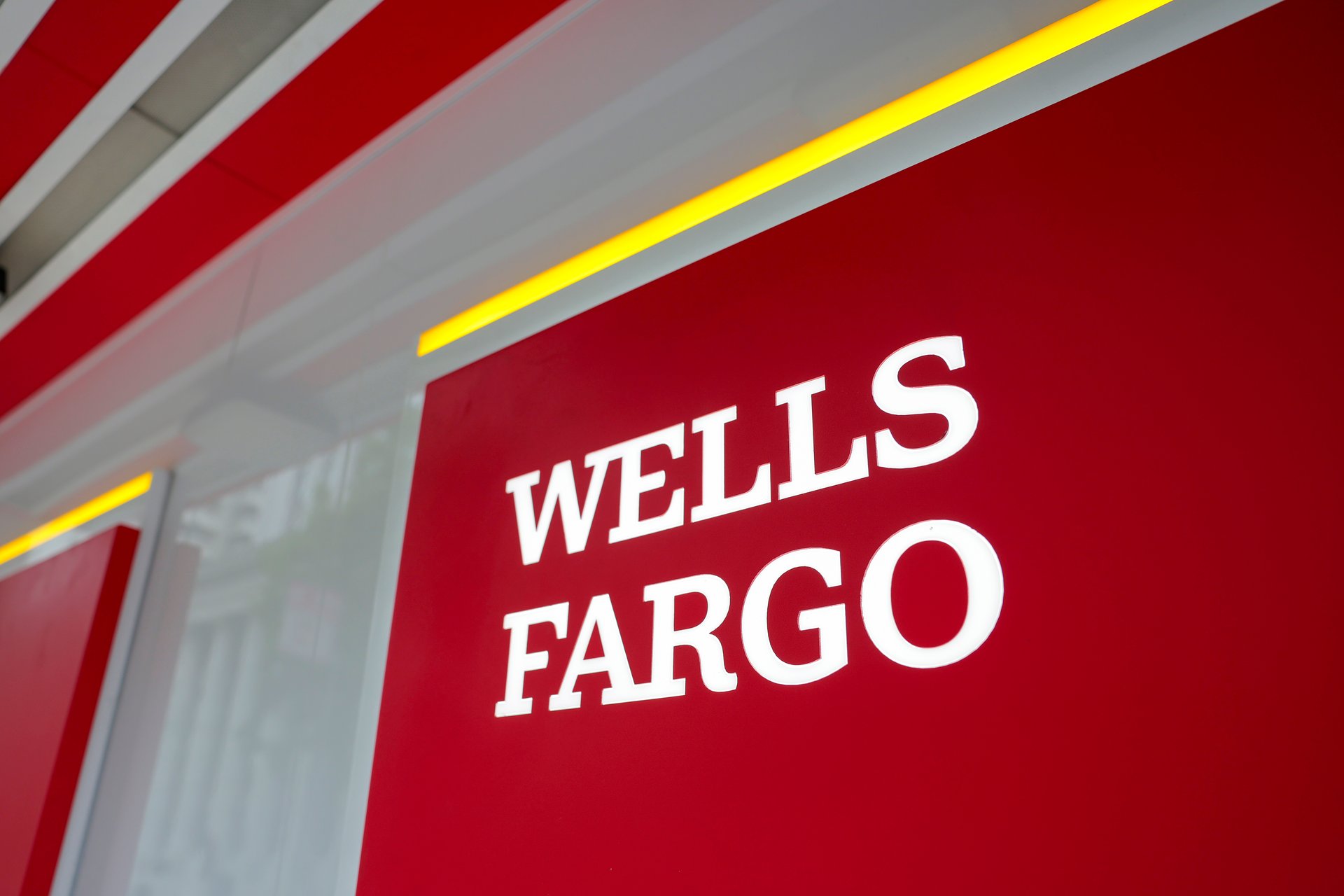 Wells Fargo profit surges past expectations on wealth and investment banking gains