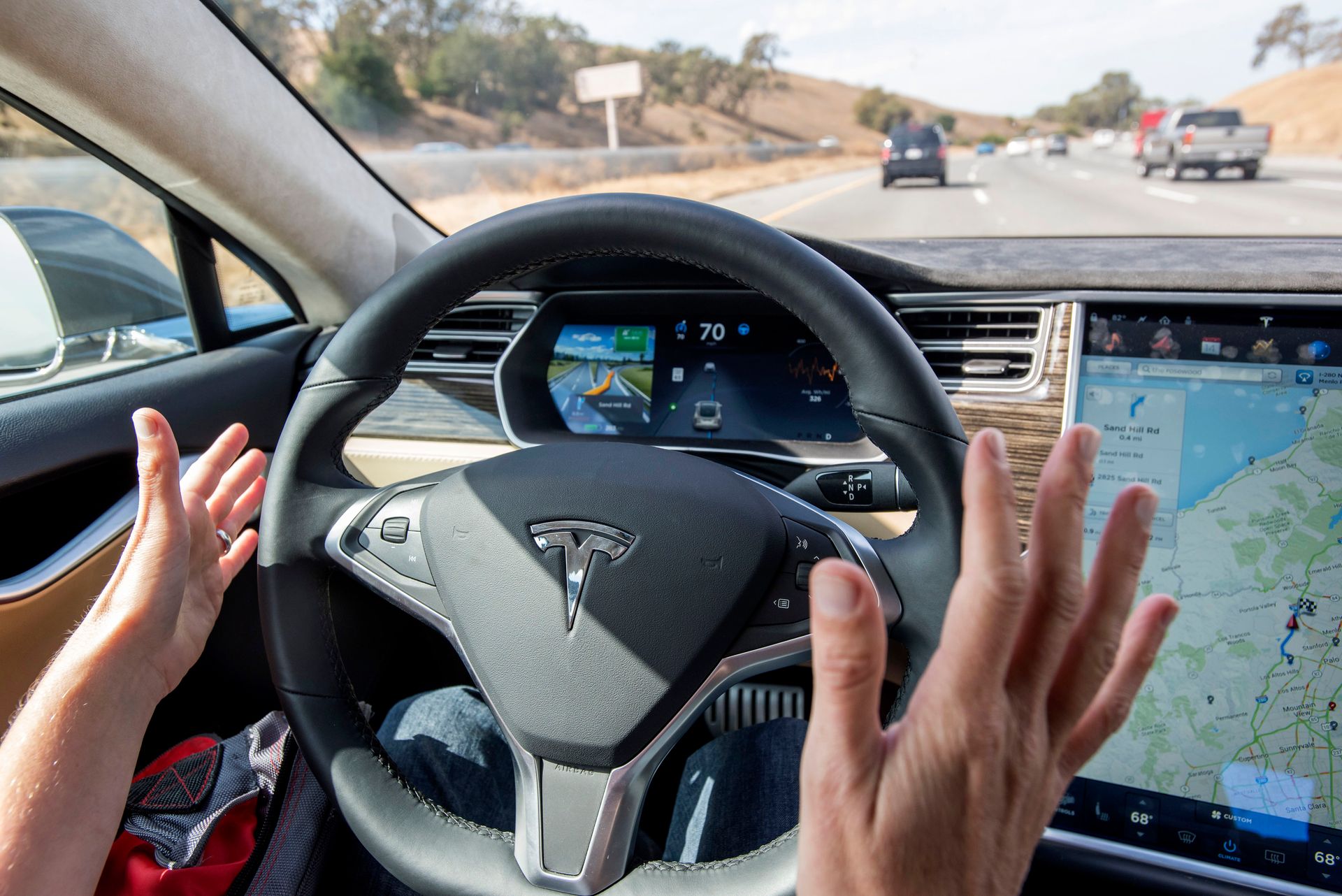 Tesla doit renommer « Autopilot » car il ne conduit pas réellement lui-même, juge le juge.