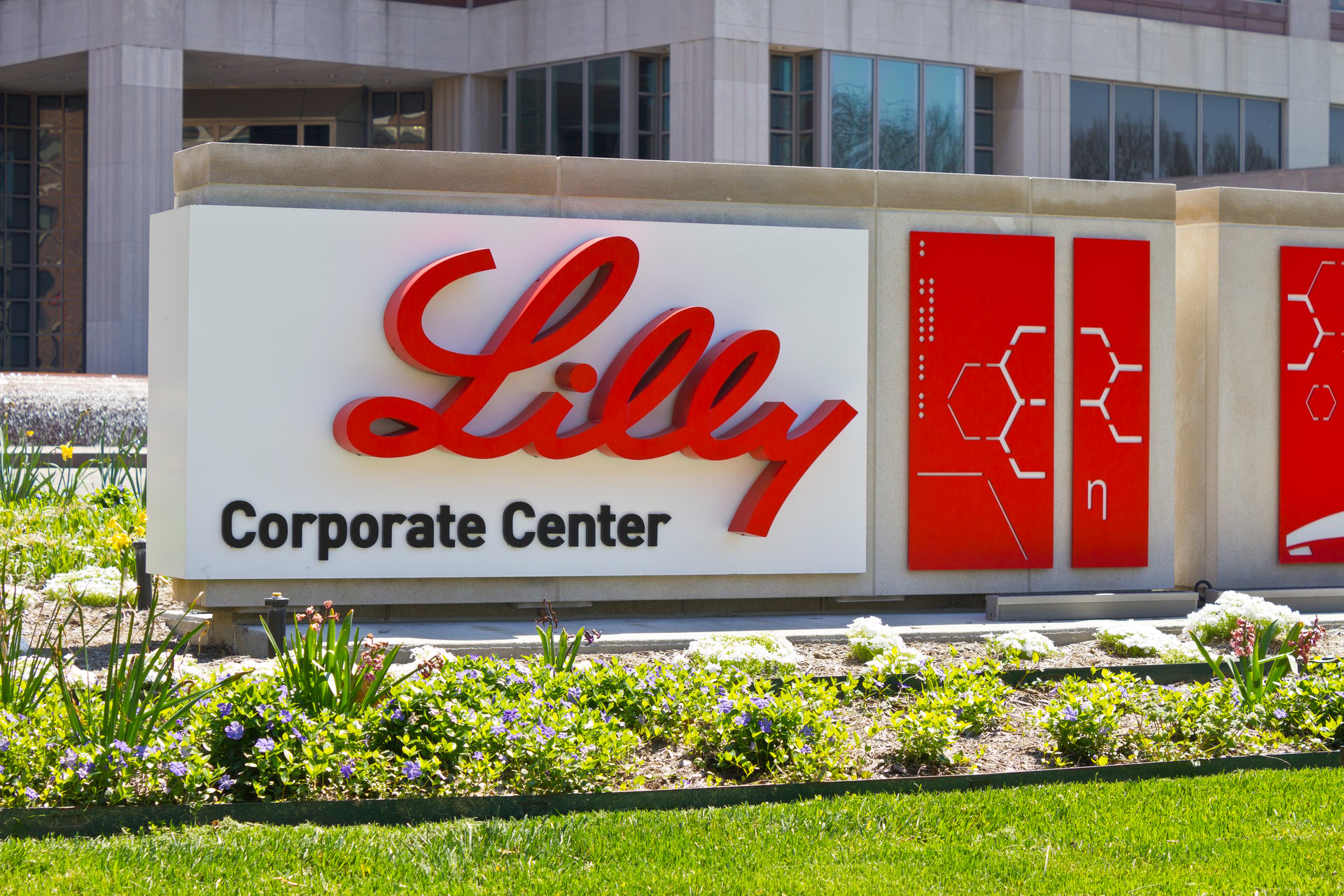 La FDA choisit Eli Lilly et Regeneron pour un programme visant à accélérer les examens des usines pharmaceutiques nationales.
