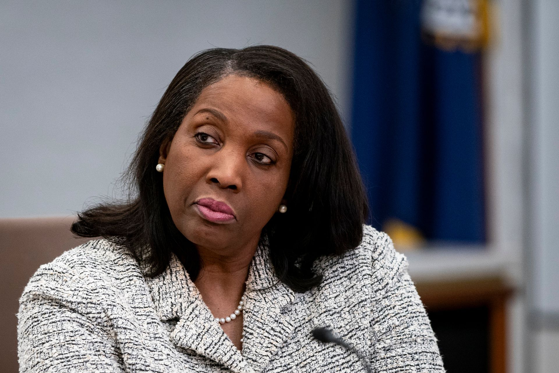 La Gobernadora de la Reserva Federal Lisa Cook demanda a Trump y establece una lucha histórica sobre el banco central.