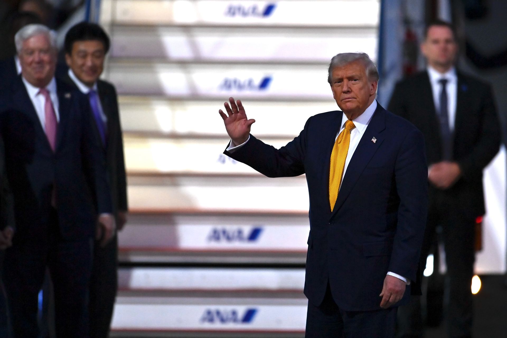Trump dit qu'il abandonne les pourparlers commerciaux avec le Canada « pour un moment ».