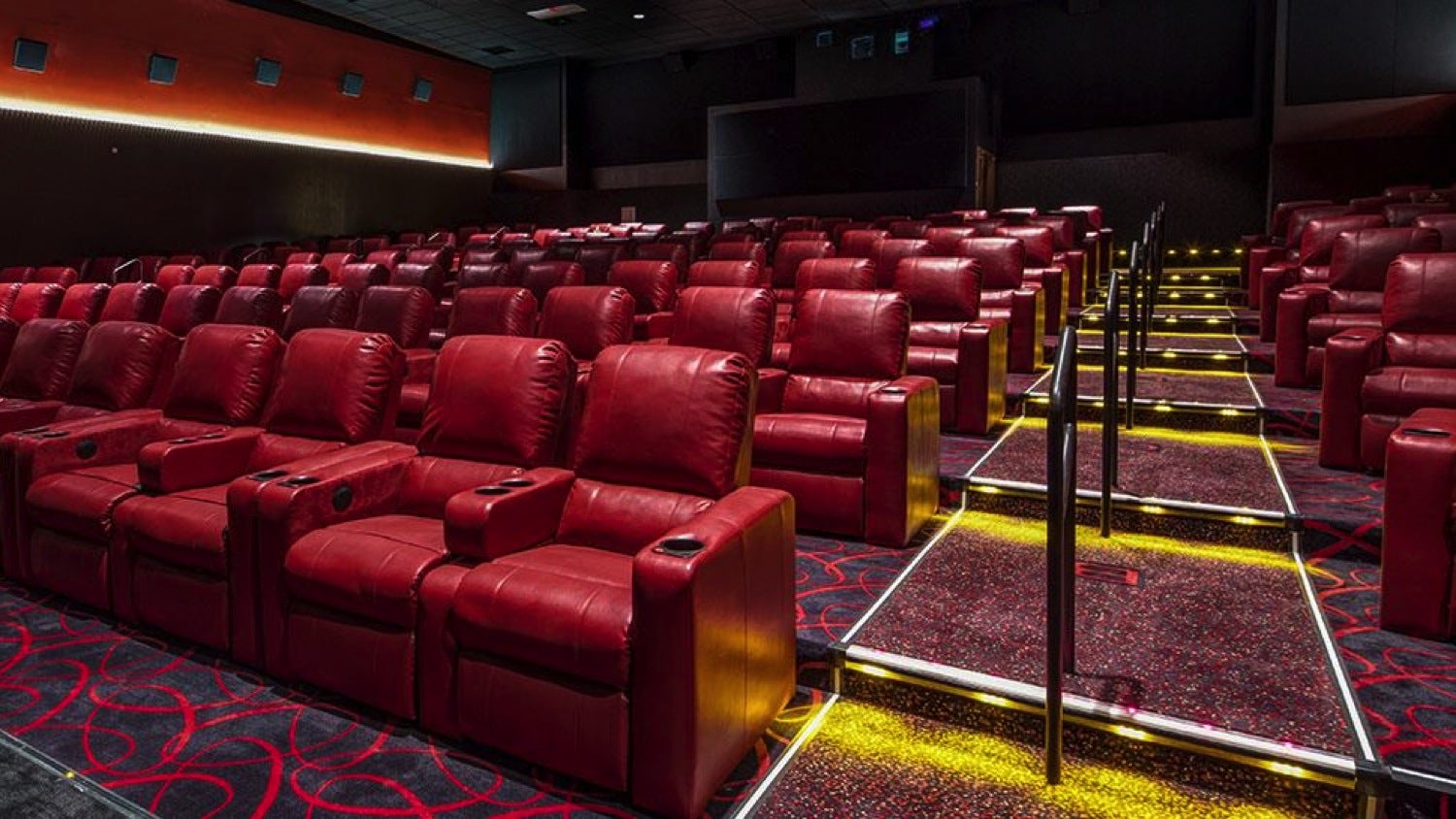 Can cozy recliners save America’s movie theaters?