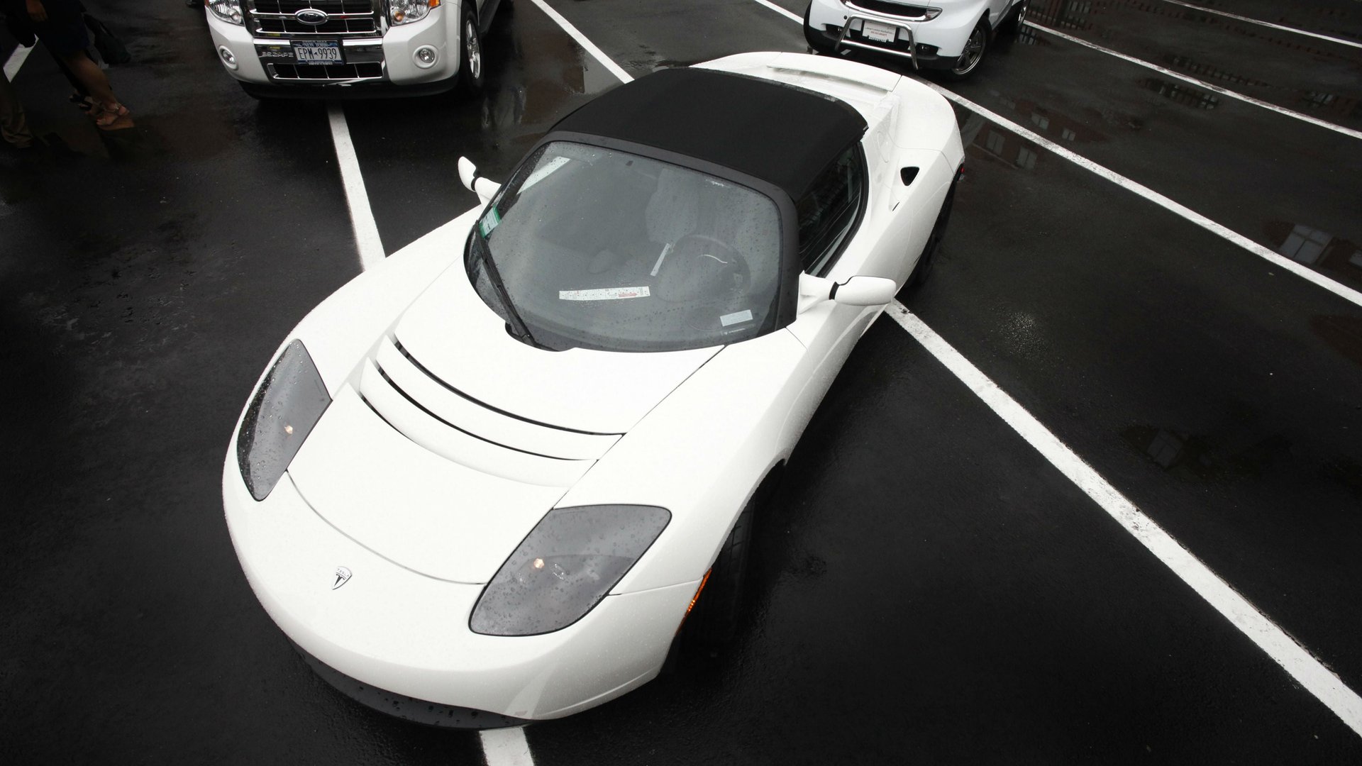 Tesla is seeking a valet mastermind to solve its office parking nightmare