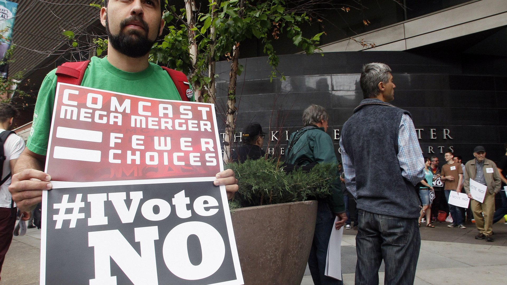 It looks like America has been spared the trouble of a Comcast-Time Warner deal
