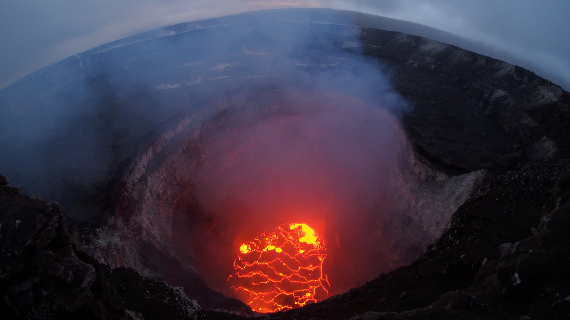 Hawaii’s Kilauea volcano is belching out sulfur dioxide at potentially dangerous levels