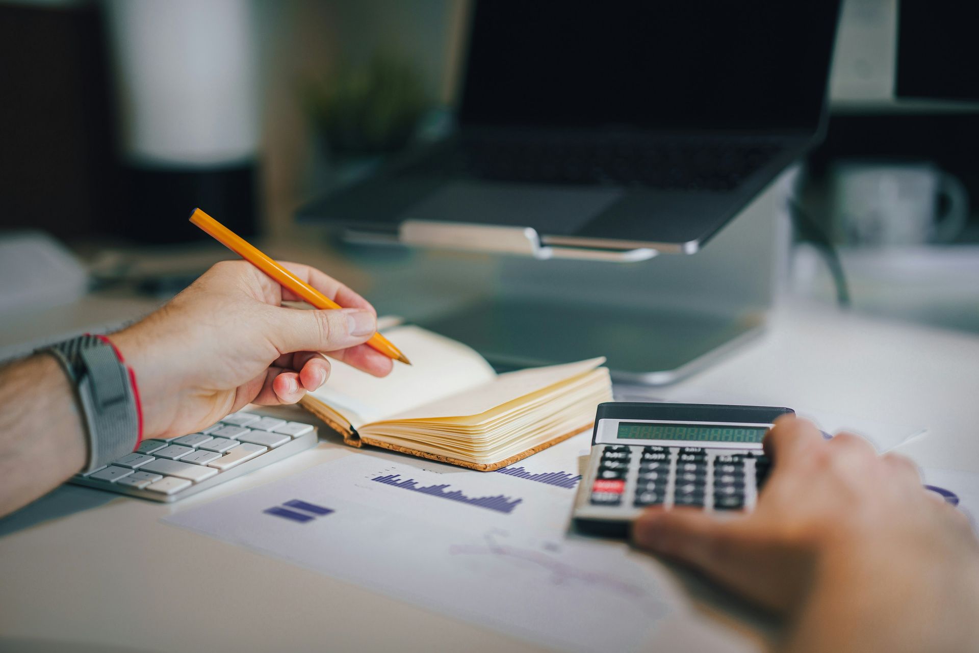 Habits that actually help you save more money without overthinking it