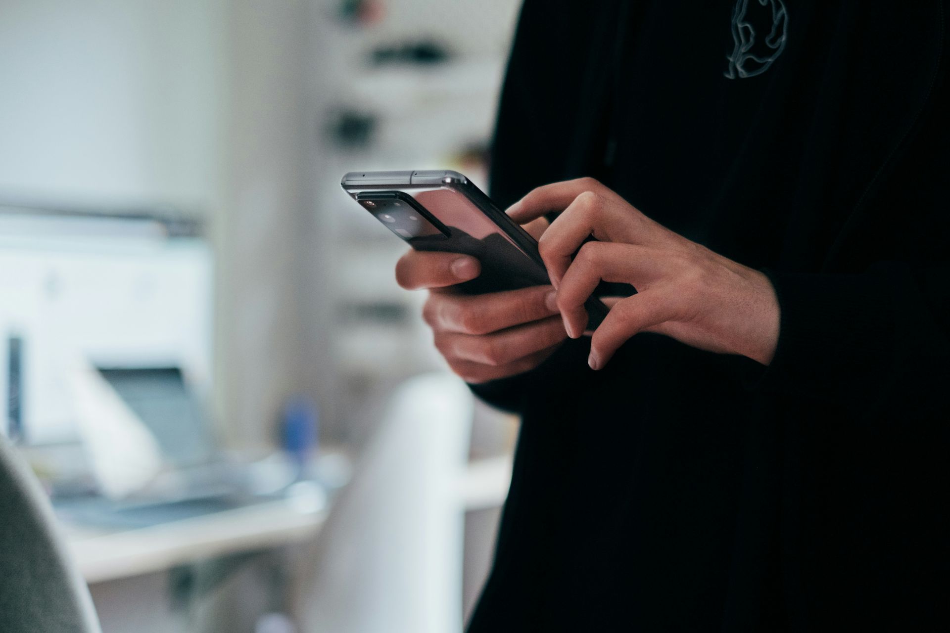 5 tips to get the most out of your smartphone, according to Reader's Digest