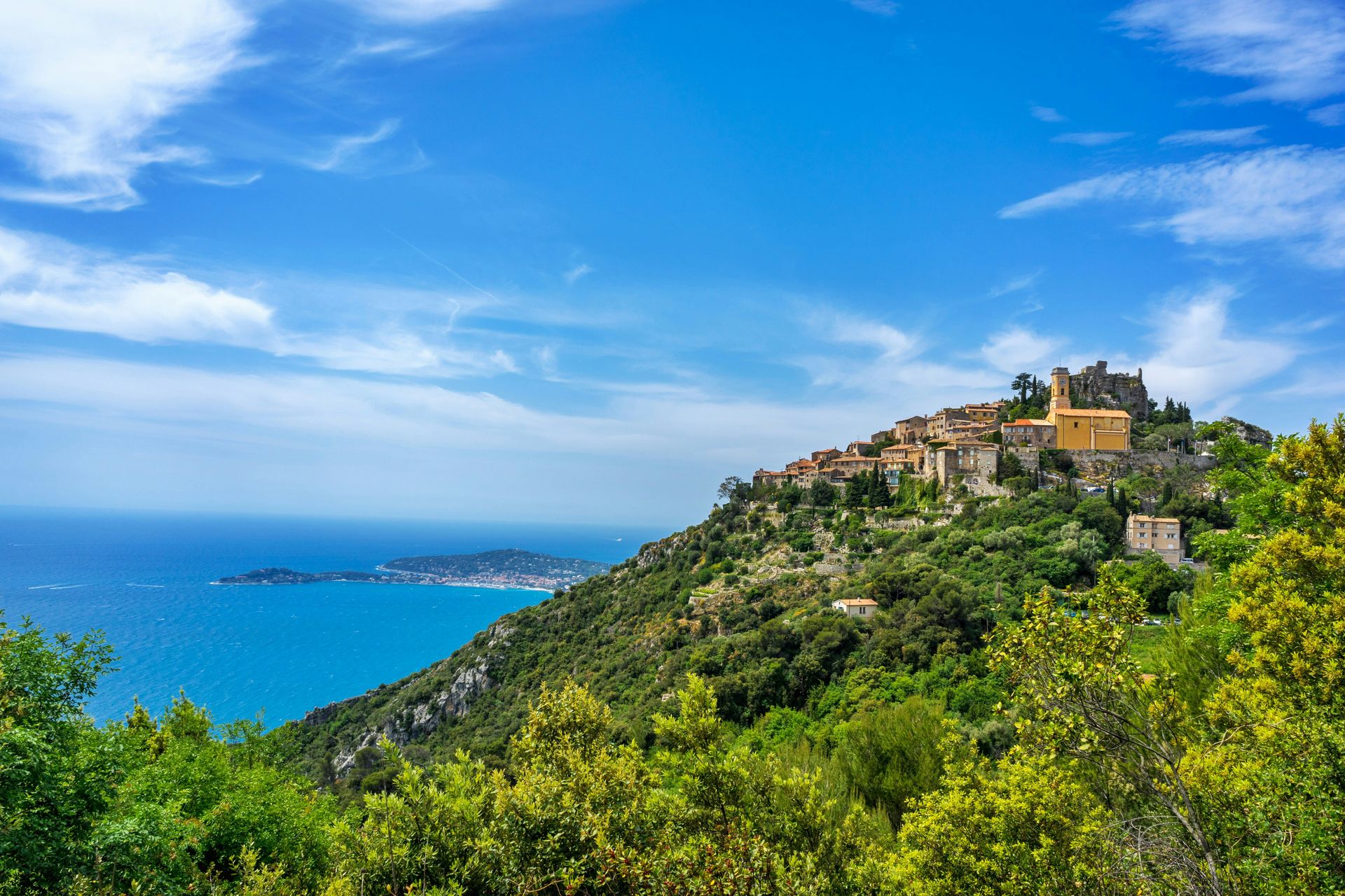The 10 prettiest villages to visit in France, ranked