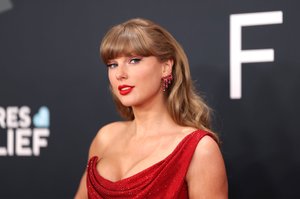 University of Louisville launches new class using Taylor Swift to teach economics