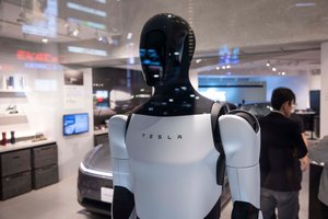 Tesla Optimus robot plans seem to be stumbling: report