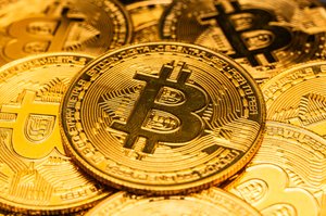  Bitcoin tops $113,000 in record-breaking rally