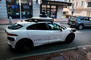 Waymo announces new robotaxi accounts for teens in Phoenix