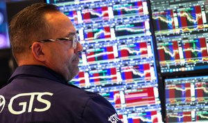 Bank earnings tell a story of 2 economies