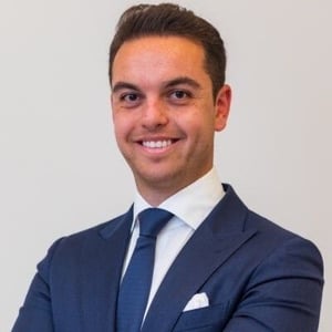 Hes 26. He runs an $85 million hedge fund. And hes going viral for skewering Trump