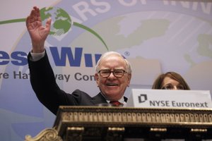 Warren Buffett celebrates 95th birthday as AI can't replace him yet