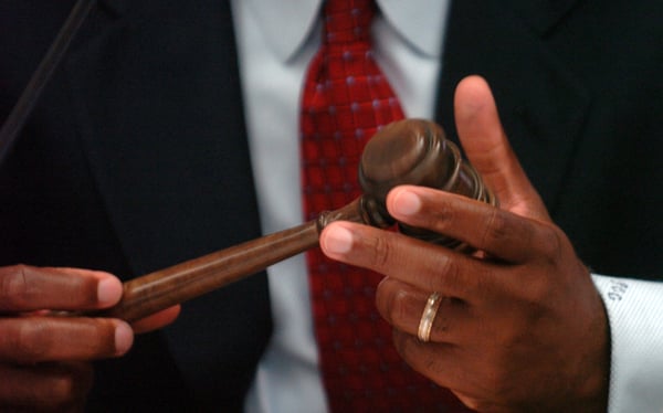 US Court Orders Fraud Defendant to Share AI Chat Conversations, Raising Privacy Concerns