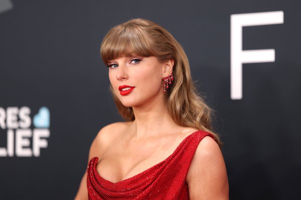 University of Louisville launches new class using Taylor Swift to teach economics