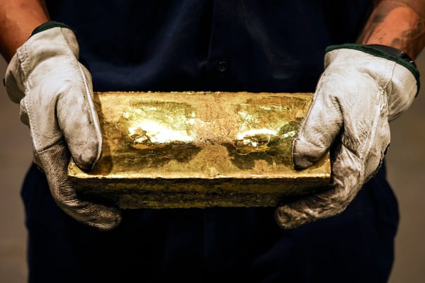 Gold surges above $4,100 as US-Iran fighting pause sends oil prices lower