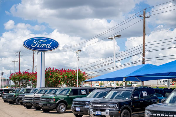 Ford Recalls 548,463 Expeditions Over Console Hazard