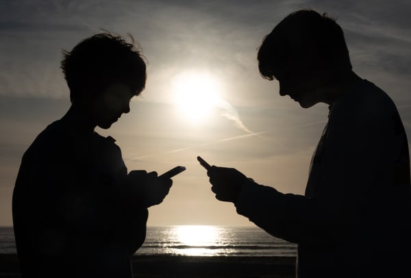 House committee strikes bipartisan deal to regulate social media for kids