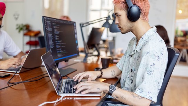 office worker✨ New Gen Z workers already burned out and disconnected